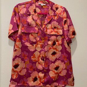DR2 Silky Foral Pattern Short Sleeve Shirt Size M NWOT